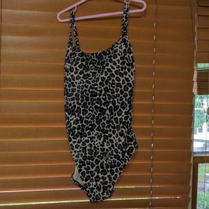 Women's bathing suit